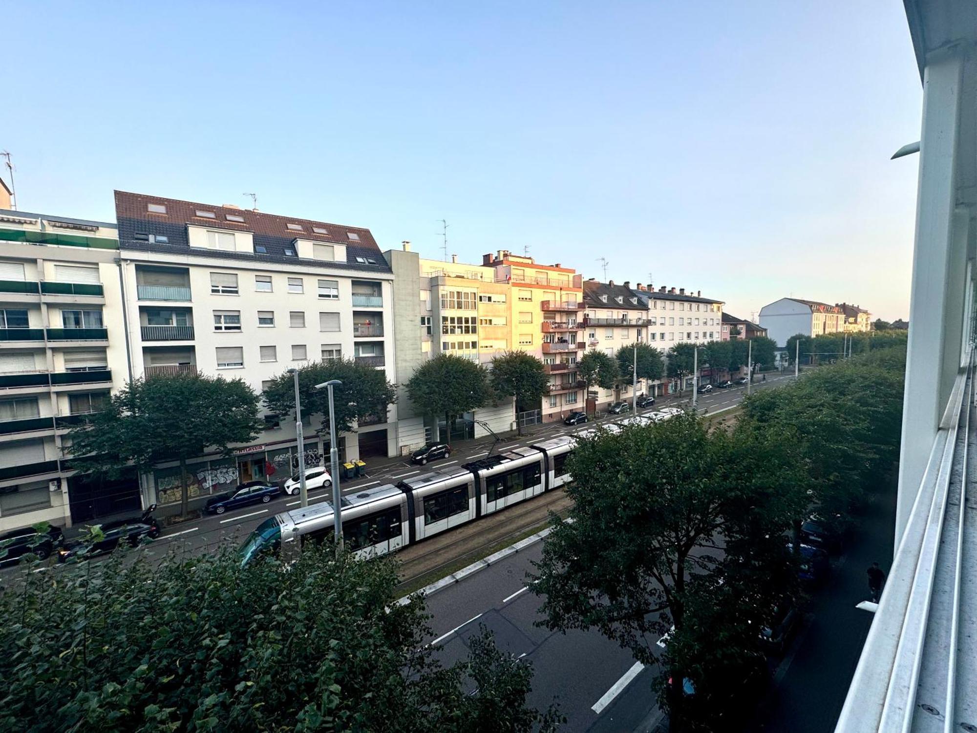 Stbg Bel Appartement Avec Balcon Strasbourg Eksteriør billede